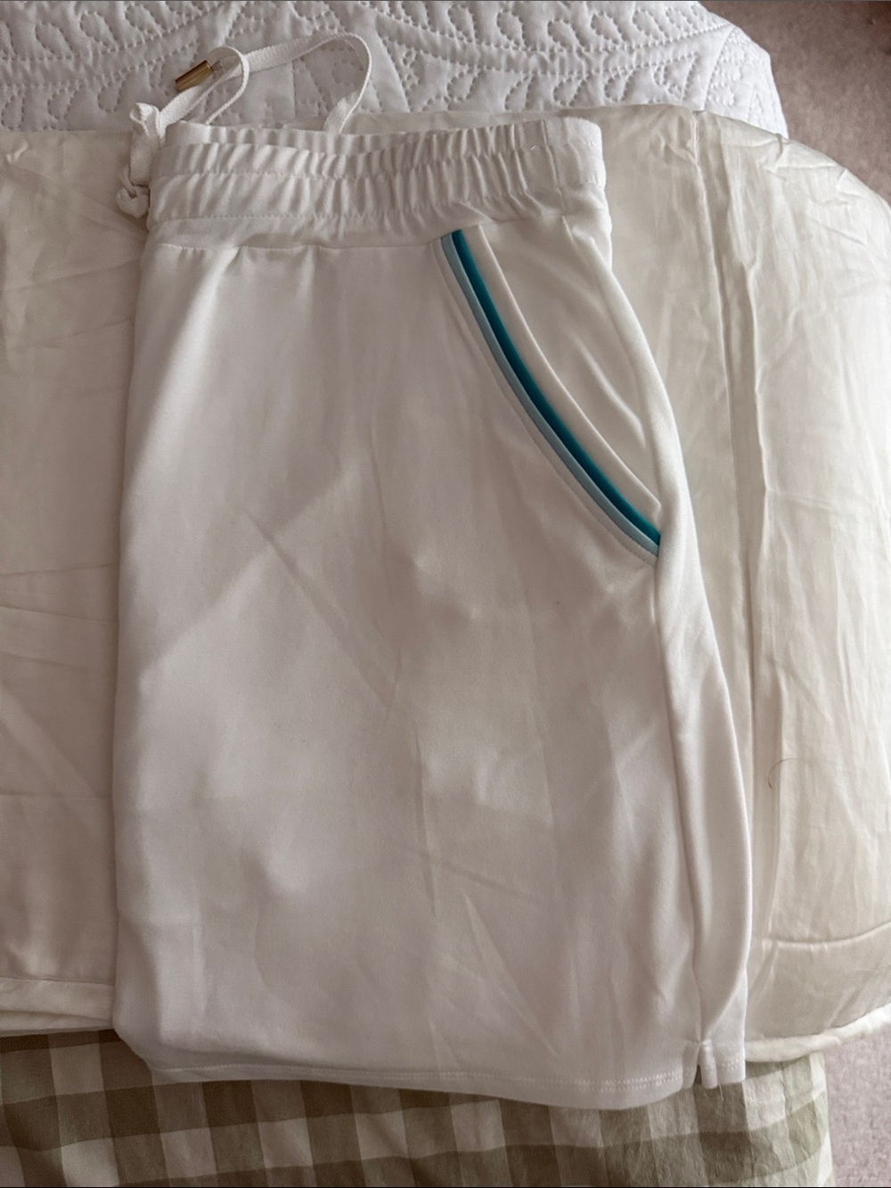 crown & ivy White Lounge Top with Teal Trim - Picture 4 of 5